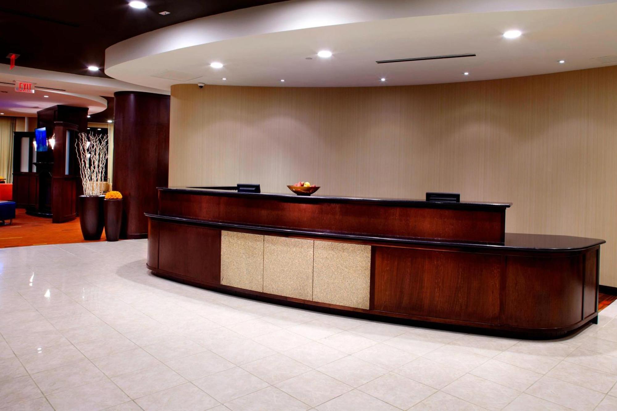 Courtyard By Marriott Pittsburgh West Homestead Waterfront Eksteriør billede
