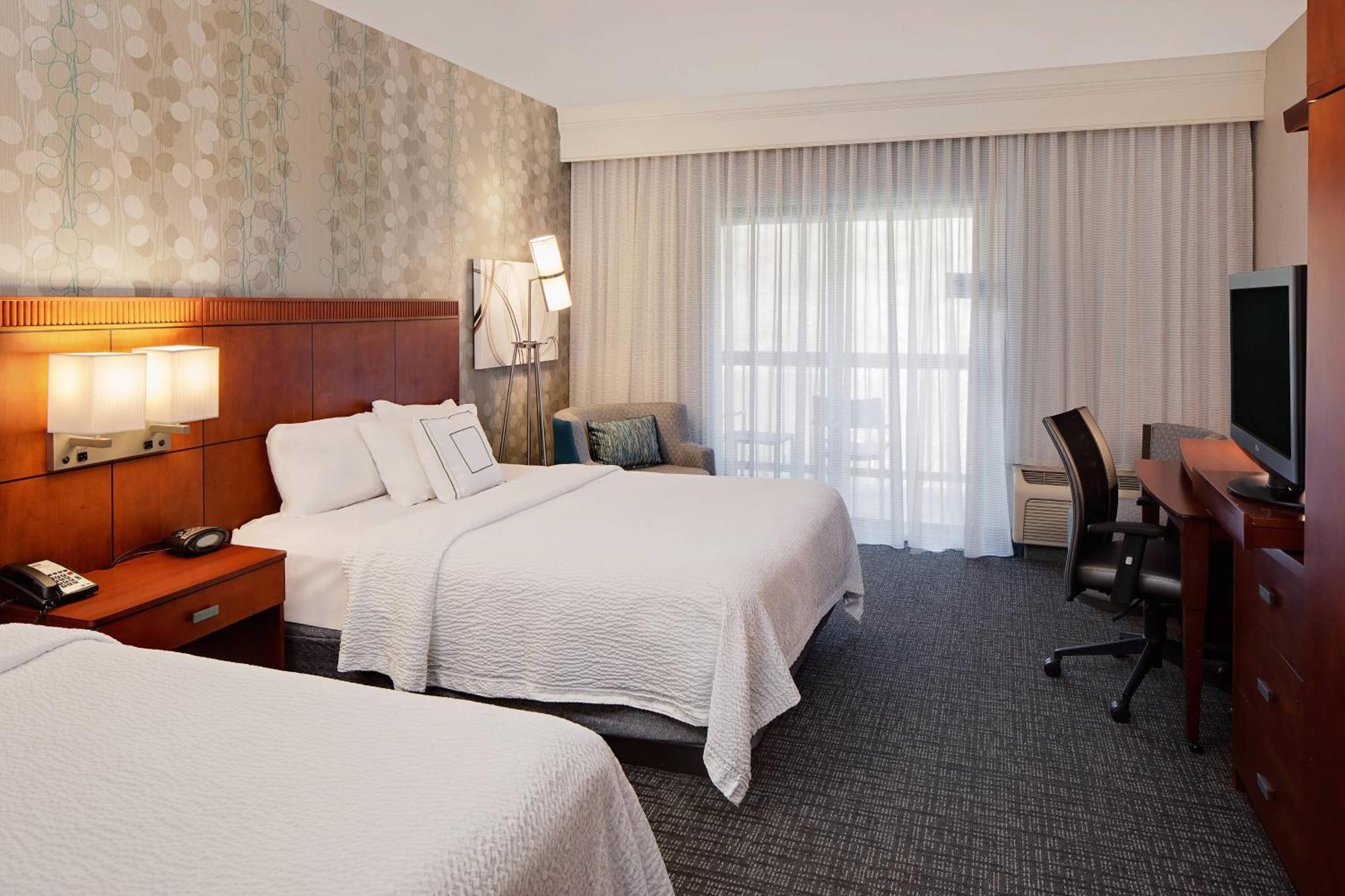 Courtyard By Marriott Pittsburgh West Homestead Waterfront Eksteriør billede