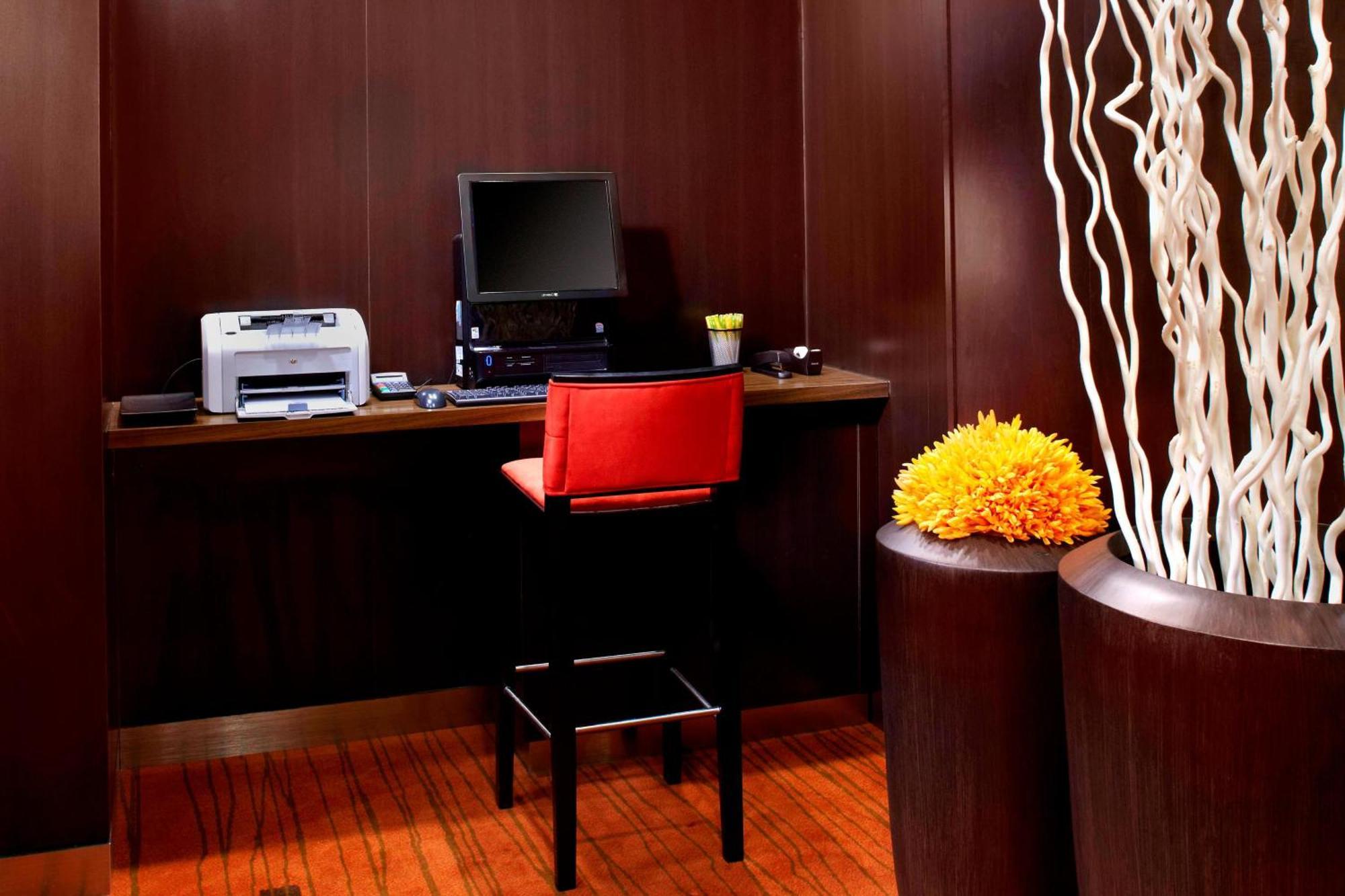 Courtyard By Marriott Pittsburgh West Homestead Waterfront Eksteriør billede